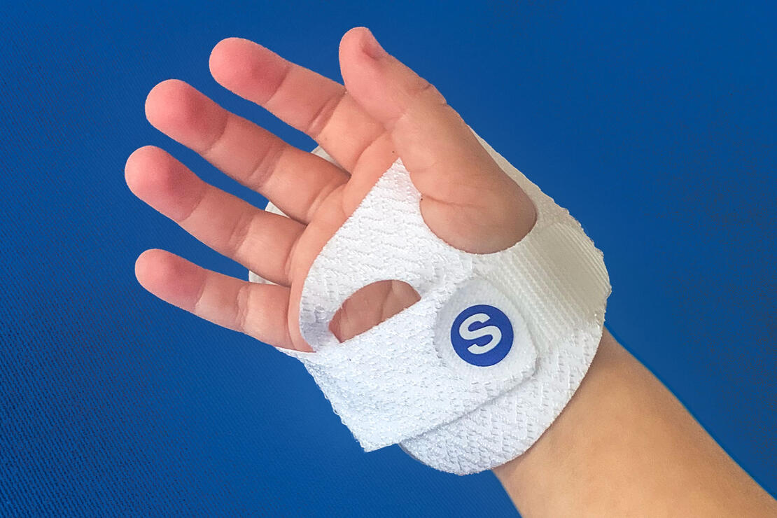 730S I.V. House UltraDressing Velcro closure