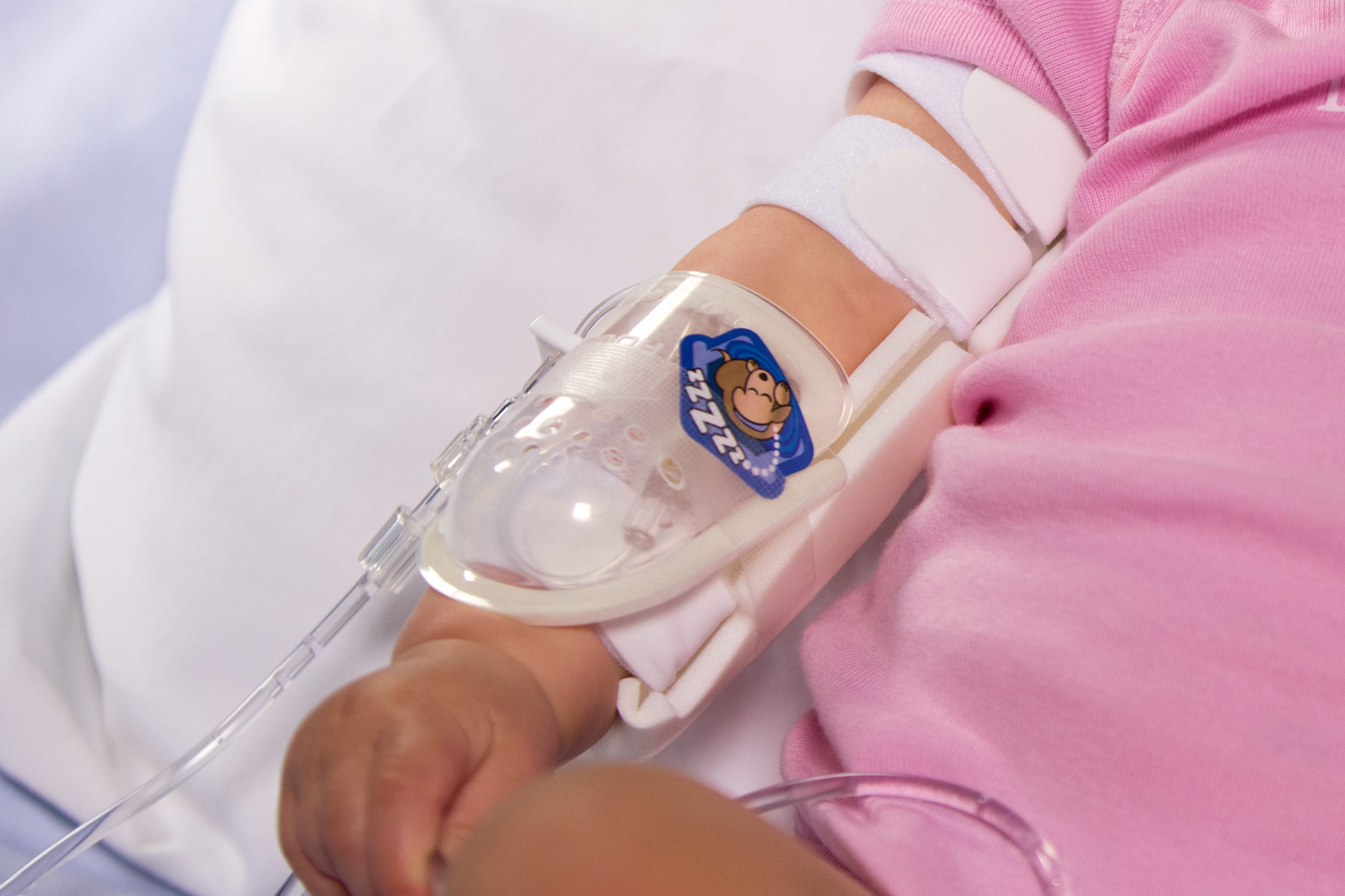 750LFP I.V. House UltraDome on infant's elbow