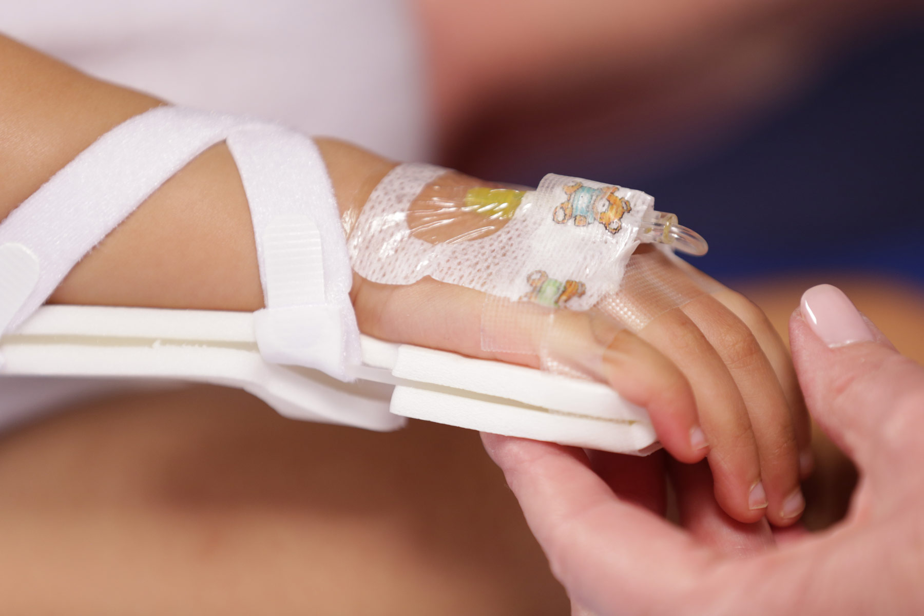 939M-Ultra TLC Wrist Splint with Straps is taped at fingers