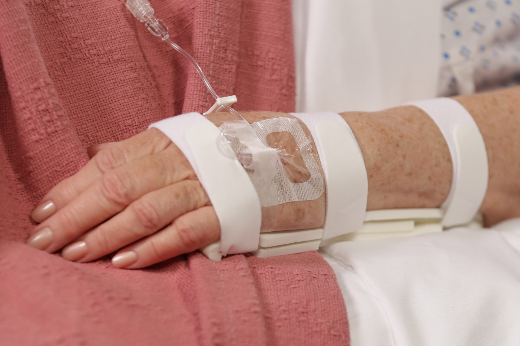 939XL-W-Ultra TLC Wrist Splint on adult's wrist