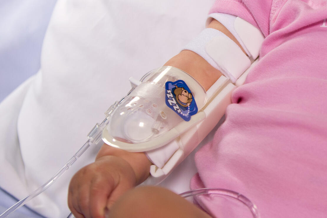 750LFP I.V. House UltraDome on infant's elbow