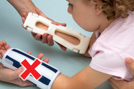 The TLC Splint is designed to facilitate I.V. insertion site assessment