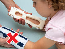 The TLC Splint is designed to facilitate I.V. insertion site assessment