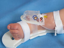 727SFP I.V. House UltraDome on infant's ankle